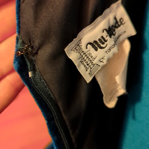 80s Nu Mode Velvet Dress - Picture 6 of 6